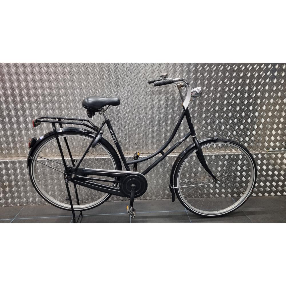 Limit  no fuss Dames oma fiets  57 cm frame licht en slot